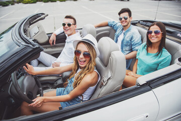 Friends in cabriolet