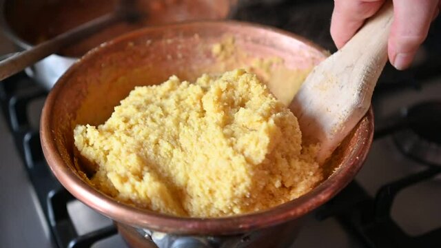 polenta fare la polenta cucinare 