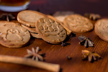 Gingerbread on the table with the ingredients