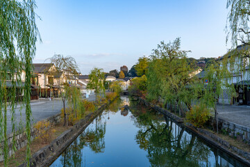 Obraz premium [岡山県]倉敷市・早朝の倉敷美観地区の風景