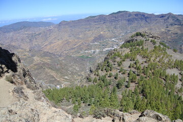 Blick vom Roque Nublo nach Cruz de Tejeda