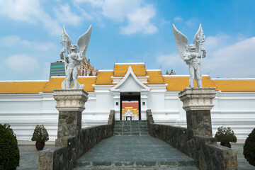 Obraz premium Wat Pariwas is a Thai buddhism temple, new famous temple in Bangkok, Thailand