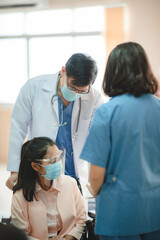 Obraz premium medical activity in hospital, professional doctor person talking with team or patient together