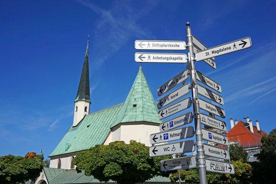 Wegweiser in Alt&ouml;tting