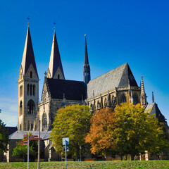 Kirchturm, Turm des Dom Halberstadt, Kirche mit Domschatz, Sachsen Anhalt, Deutschland	