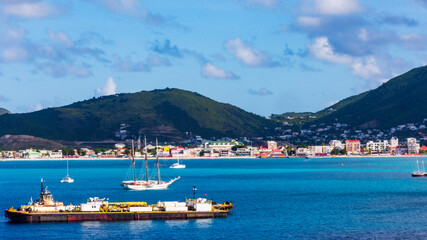 Fototapeta na wymiar harbor near Sint Maarten
