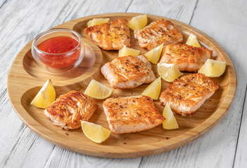 Fried salmon with sauce