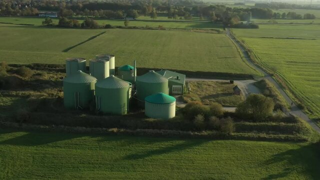 Stilllegung einer Biogasanlage aus der Luft Perspektive mit einer Drohne aufgenommen