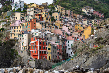 Fototapeta na wymiar Traditional Italian architecture, colorful houses on the hills in Vernazza, Italian Riviera, Cinque Terre, Liguria, Italy