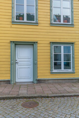 Obraz na płótnie Canvas Wooden door of an old house in Kungälv, Sweden