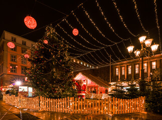 Weihnachtsmarkt Wuppertal Barmen Mit Rathaus