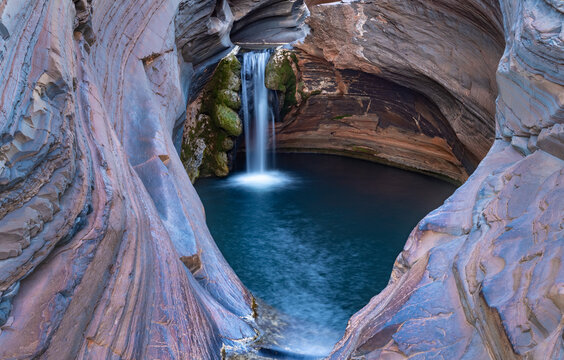 the popular spa pool at karijini national park