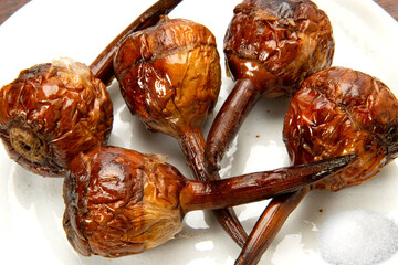 クワイの素揚げ