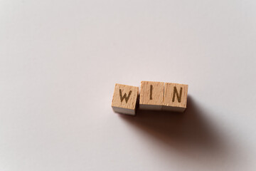 WINに並ぶブロック