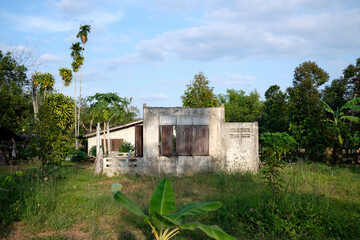 abandoned house in the countryside