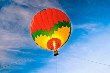 Fototapeta premium Air balloon in the evening sky