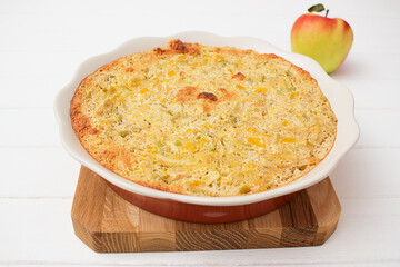 Pastel butternut squash apple pudding.