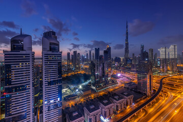 Fototapeta premium Dubai skyline with beautiful city close to busiest highway of Dubai