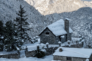 Andorra is one of the snowiest places in the Pyrenees. It is therefore the ideal place to practice many winter activities with family or friends - obrazy, fototapety, plakaty