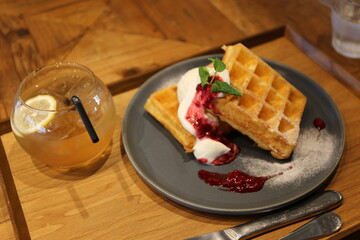 cheesecake with waffle