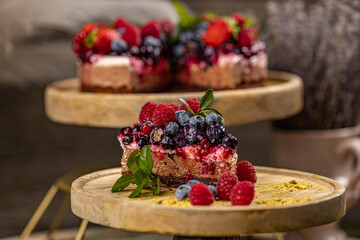 Chocolate cake with berries