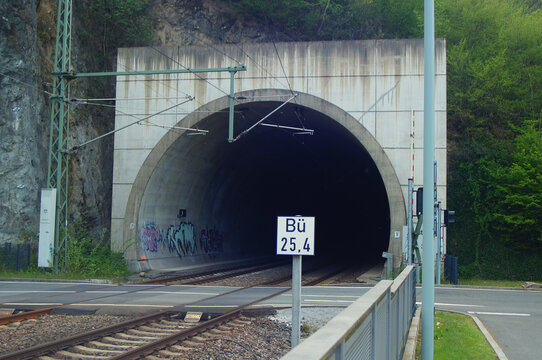 The new tunnel in Eppstein, Taunus, on the Main-Lahn railway.
