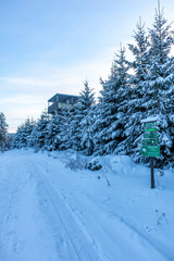 Erste Winterwanderung auf dem Rennsteig bei schönstem Sonnenuntergang - Deutschland