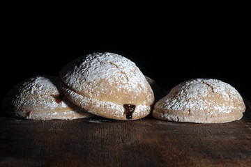 Dolcetti ripieni di confettura