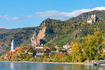 Obraz premium Durnstein town in Wachau valley in autumn, Austria