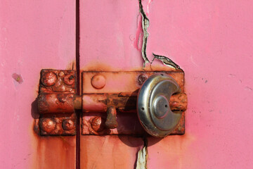 padlock metal, wooden, wood, vintage, red, planks, painted, weathered, aged, peeled, decorative, artistic, close up, stripes, shed, rows, design, creative, rusty, painting, decoration, paint, surface,