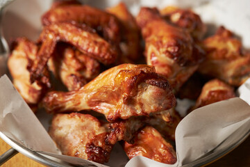 grilled chicken legs, grilled chicken wings © mnimage