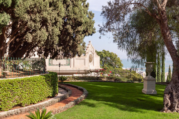 Fototapeta na wymiar The majestic beauty of the Bahai Garden, located on Mount Carmel in the city of Haifa, in northern Israel