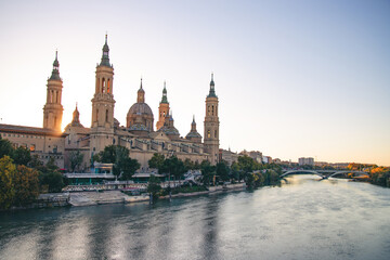 Fototapeta premium Zaragoza, Spain. View of baroque Basilica de Nuestra Senora del Pilar on sunny day