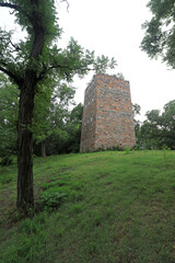 Fototapeta premium The architectural landscape of ancient Chinese fortifications in Beijing Botanical Garden