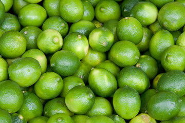 Pile of green limes.