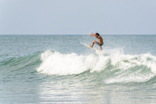 Sri Lanka surf point in Arugam Bay