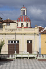 Plaza del ayuntamiento y cúpula de la catedral de La Orotava en el norte de Tenerife, Canarias
