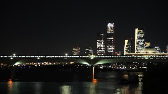 서울(seoul)의 야경(night view), 아름다운 한강(han river), 한강의 다리(bridge), 한강(han river)에서 바라본 철교(railroad bridge), 한강과 전철(subway, train), 강가(riverside)를 지나는 기차, 여의도(Yeouido)의 하늘(skyline), 한강의 지하철(subway)
