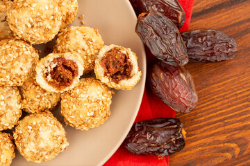 Cookies with dates