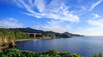 Fototapeta premium 赤い橋 柏崎米山大橋