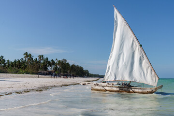  Zanzibar popołudniowy relaks miejscowych na plaży