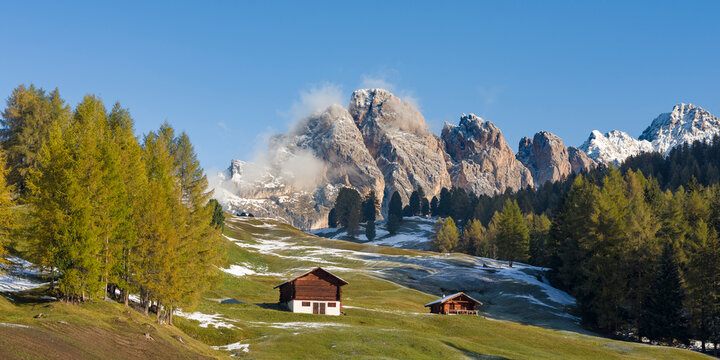 Geisler mountain range in the dolomites of the Groden Valley or Val Gardena in South Tyrol, Alto Adige. The dolomites are listed as UNESCO World Heritage Site. Central Europe, Italy.