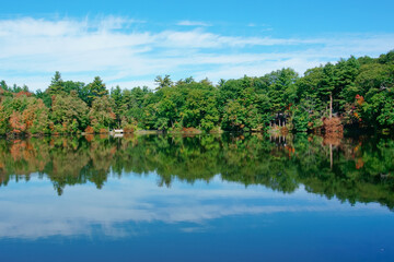 Obraz premium Tranquil lake and reflections