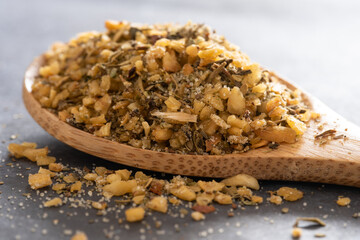 Garlic and Herb Seasoning on a Spoon