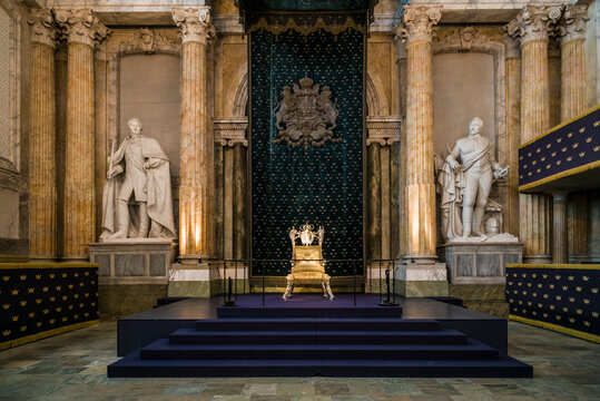 Sweden, Stockholm, Gamla Stan, Old Town, Royal Palace, interior, throne