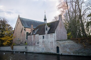 Fototapeta premium begijnhof courtyyard in bruges belgium