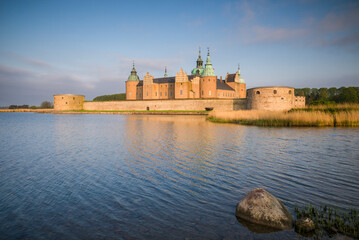 Sweden, Kalmar, Kalmar Slott castle, dawn - obrazy, fototapety, plakaty