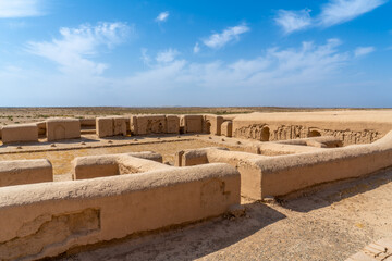Fototapeta na wymiar Uzbekistan, Fayaz Tepe, ruins of the buddhist temple and monastery.