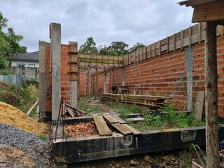 Fototapeta na wymiar Construção de Casa Abandonada