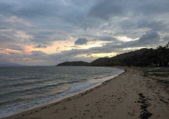 Fototapeta na wymiar Sunset on the beach on Magnetic Island, Australia